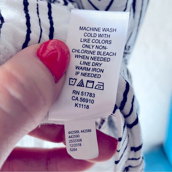 Maurice’s black white stripe patterned tank top blouse juniors size large L - Picture 7 of 7